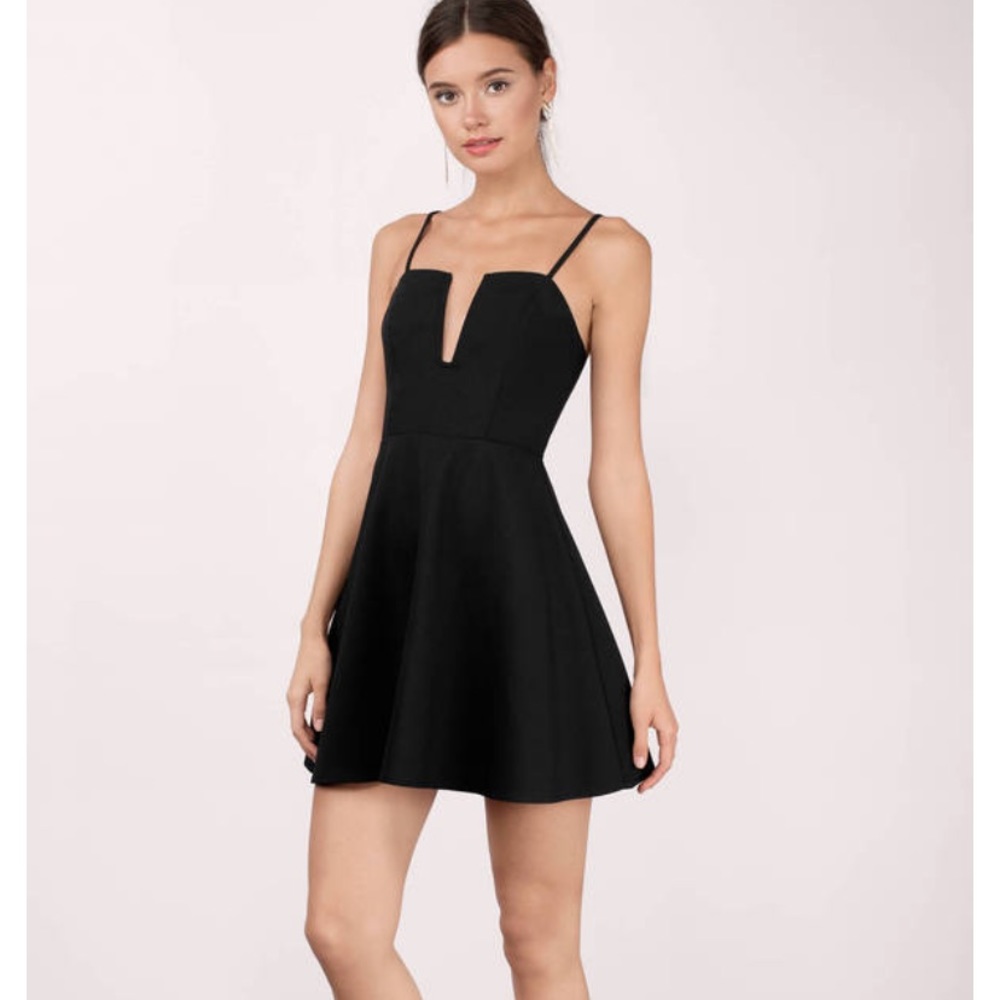 TOBI - Amie Plunging LBD Skater Dress (M)
